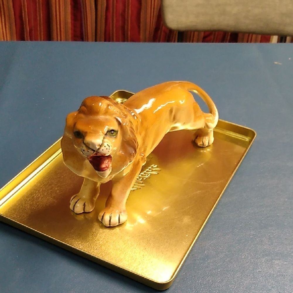 Vintage Wales Japan Ceramic Lion Figurine Cottagecore Grandmacore